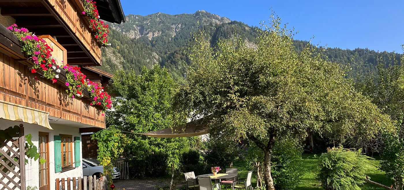 Haus Sonnenruh Bad Hindelang – Südbalkon mit Iseler im Hintergrund